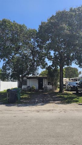 1950 Service Rd, Opa-locka, FL 33054
