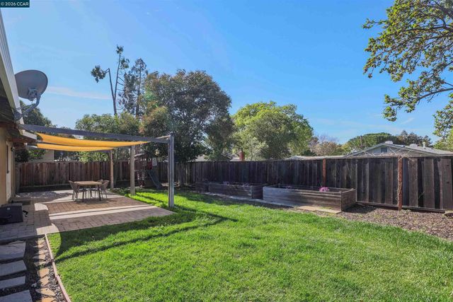 1346 Montana Dr, Concord, CA 94521