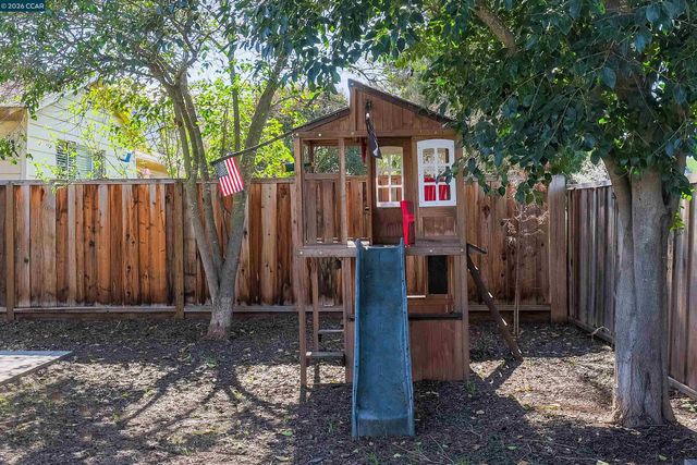 1346 Montana Dr, Concord, CA 94521