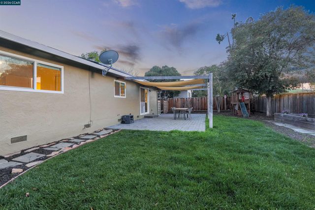 1346 Montana Dr, Concord, CA 94521
