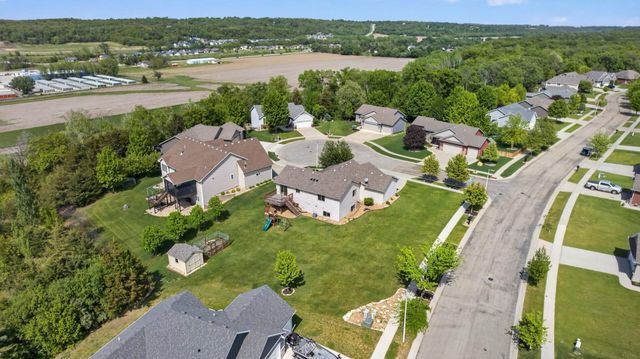 4201 Dodge Lane NE, Rochester, MN 55906