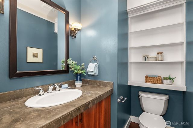 5245 Jung Frau Place NW, Issaquah, WA 98027