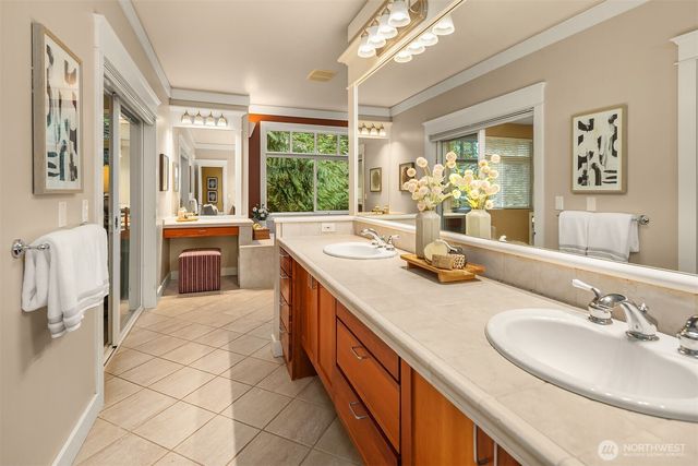 5245 Jung Frau Place NW, Issaquah, WA 98027