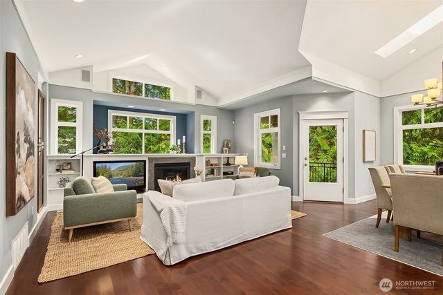 5245 Jung Frau Place NW, Issaquah, WA 98027