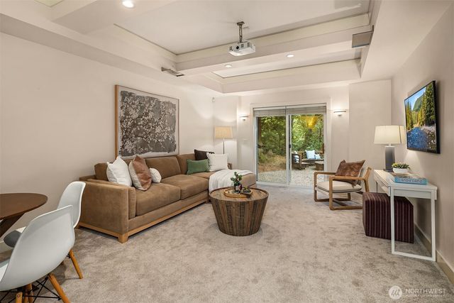 5245 Jung Frau Place NW, Issaquah, WA 98027
