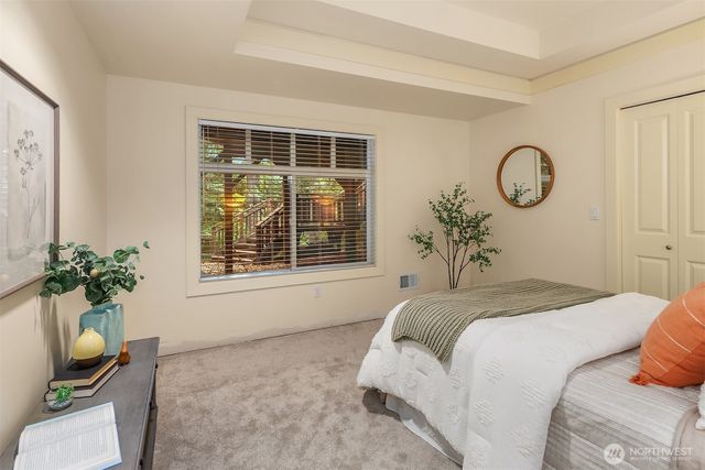 5245 Jung Frau Place NW, Issaquah, WA 98027