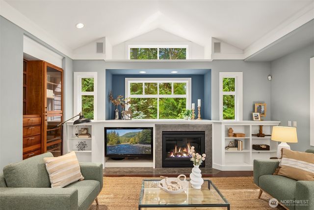 5245 Jung Frau Place NW, Issaquah, WA 98027