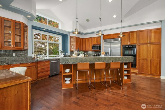 5245 Jung Frau Place NW, Issaquah, WA 98027