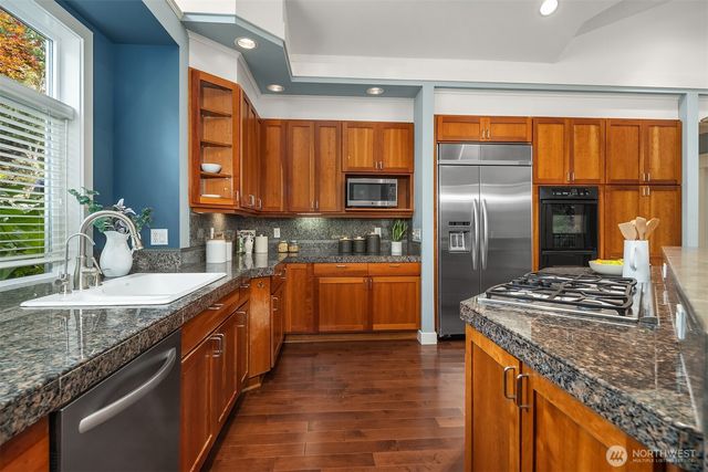 5245 Jung Frau Place NW, Issaquah, WA 98027