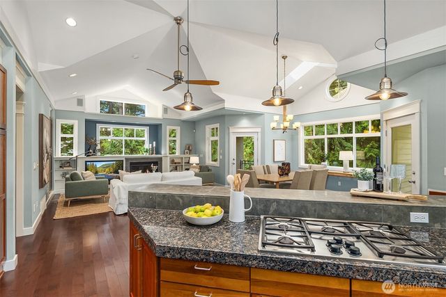 5245 Jung Frau Place NW, Issaquah, WA 98027