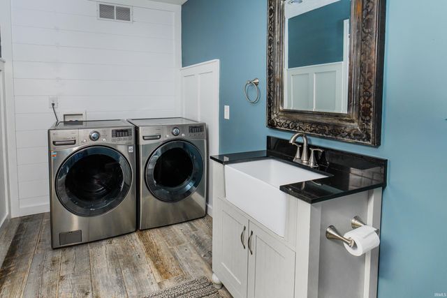 2955 E Carowinds Court, Bloomington, IN 47401
