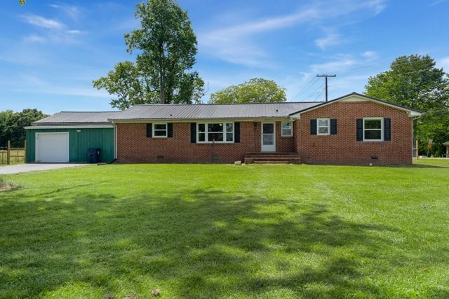 1001 S College St, Smithville, TN 37166