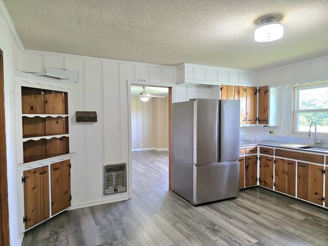 1001 S College St, Smithville, TN 37166
