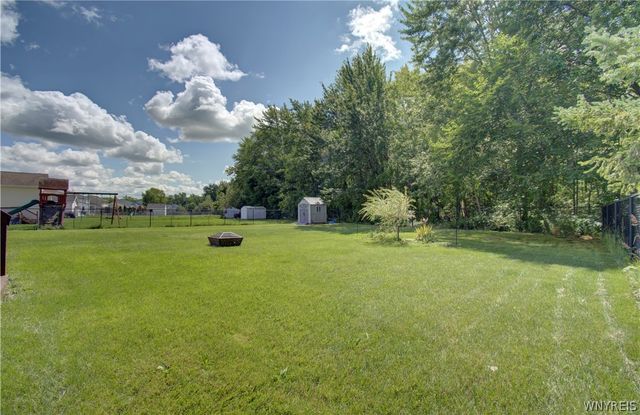 6510 Emily Lane, Lockport Town, NY 14094