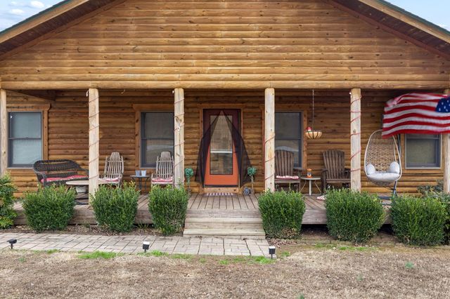 185 Blackhawk Ct, Waverly, TN 37185