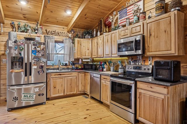 185 Blackhawk Ct, Waverly, TN 37185