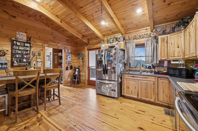 185 Blackhawk Ct, Waverly, TN 37185