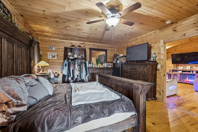 185 Blackhawk Ct, Waverly, TN 37185