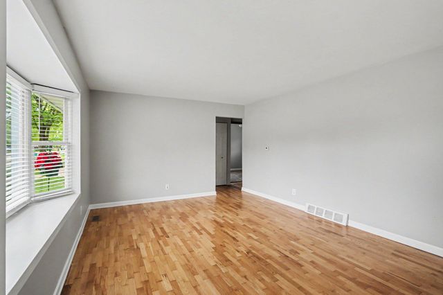 5614 Cheshire Street, Portage, MI 49002