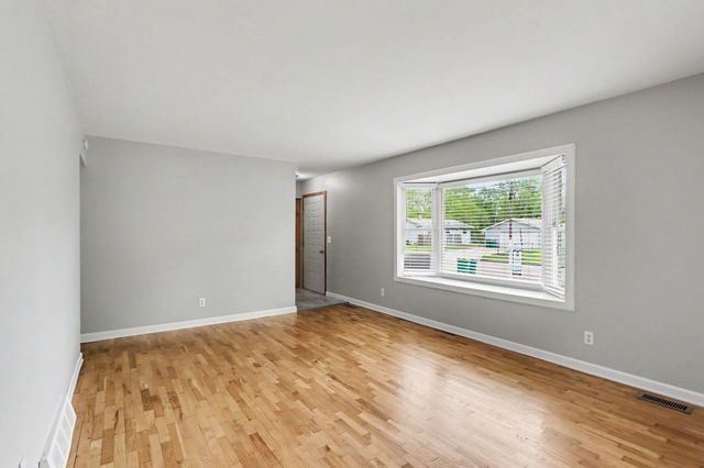 5614 Cheshire Street, Portage, MI 49002