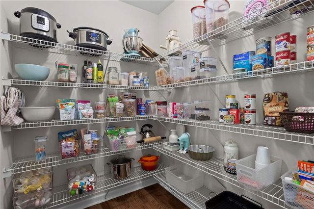 3922 Walnut Grove Way, Gainesville, GA 30506