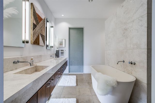 2430 Victory Park Lane 2607, Dallas, TX 75219