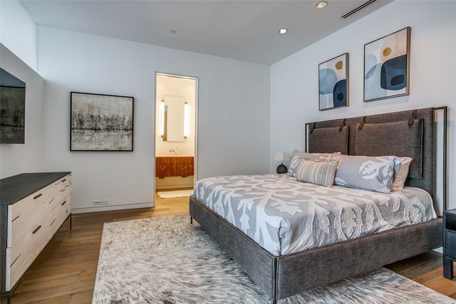 2430 Victory Park Lane 2607, Dallas, TX 75219