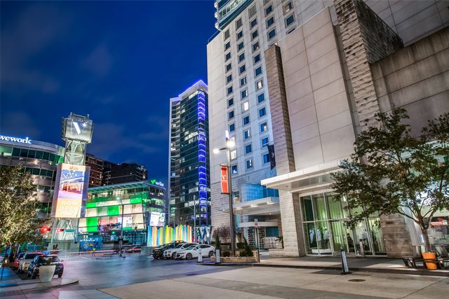 2430 Victory Park Lane 2607, Dallas, TX 75219