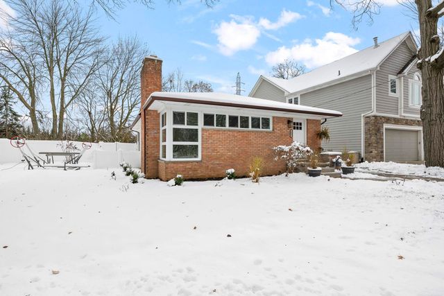 2051 Avondale Street, Sylvan Lake, MI 48320