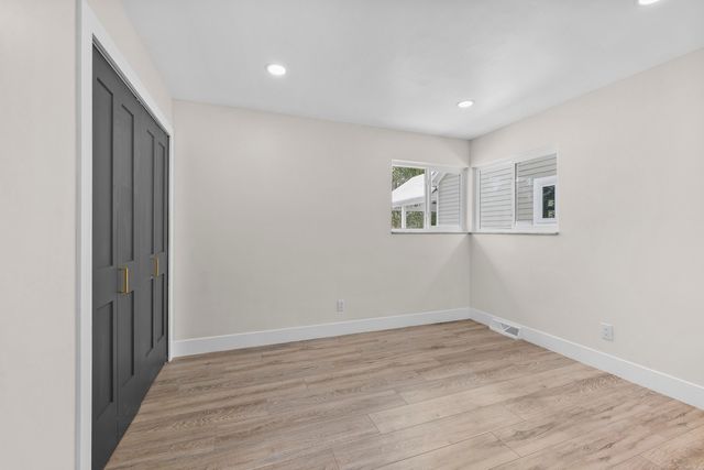 2051 Avondale Street, Sylvan Lake, MI 48320