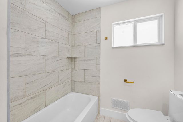 2051 Avondale Street, Sylvan Lake, MI 48320