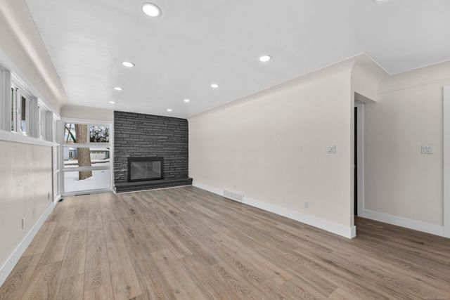 2051 Avondale Street, Sylvan Lake, MI 48320