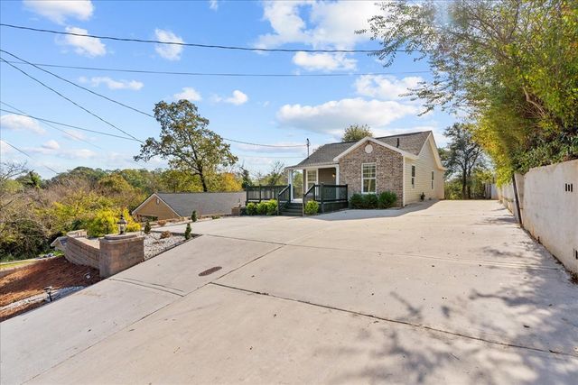 809 W Crawford Street, Dalton, GA 30720