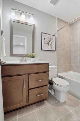 8050 Duke Boulevard, Deerfield Twp., OH 45040