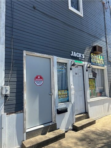 403 E 2nd Ave, Tarentum, PA 15084