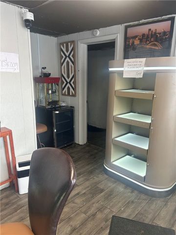 403 E 2nd Ave, Tarentum, PA 15084