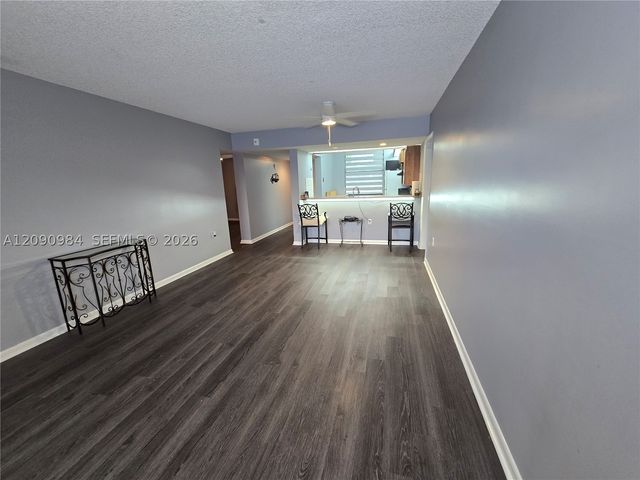 1526 Whitehall Dr 304, Davie, FL 33324
