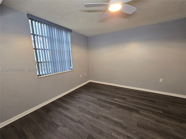 1526 Whitehall Dr 304, Davie, FL 33324