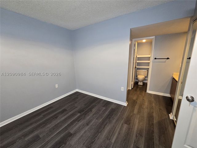 1526 Whitehall Dr 304, Davie, FL 33324
