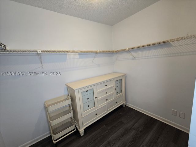 1526 Whitehall Dr 304, Davie, FL 33324