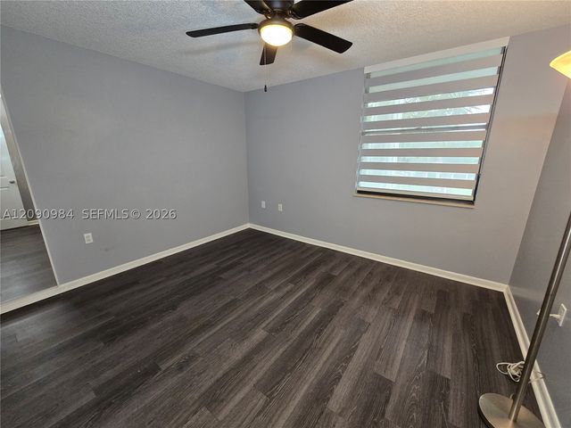 1526 Whitehall Dr 304, Davie, FL 33324