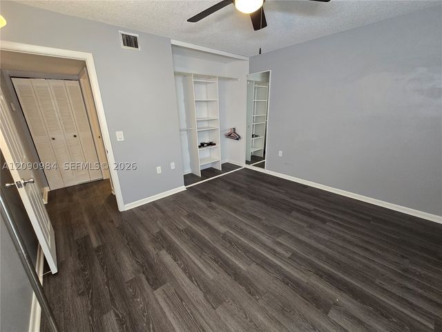 1526 Whitehall Dr 304, Davie, FL 33324