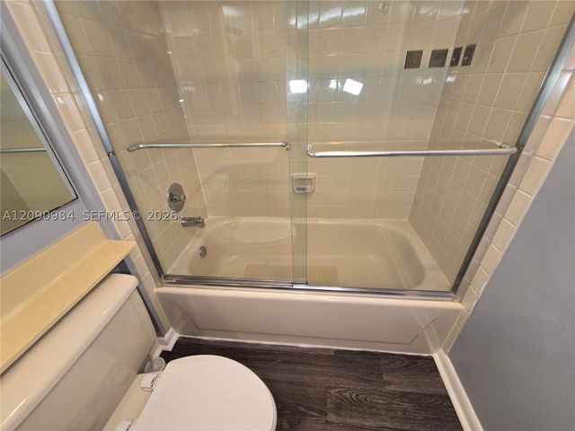 1526 Whitehall Dr 304, Davie, FL 33324