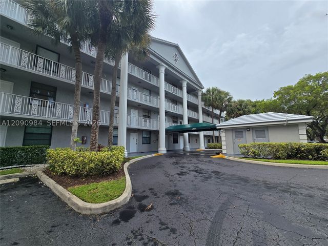 1526 Whitehall Dr 304, Davie, FL 33324