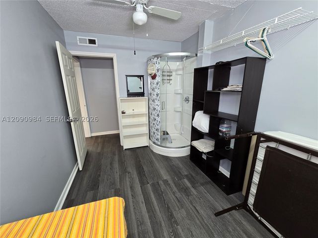 1526 Whitehall Dr 304, Davie, FL 33324