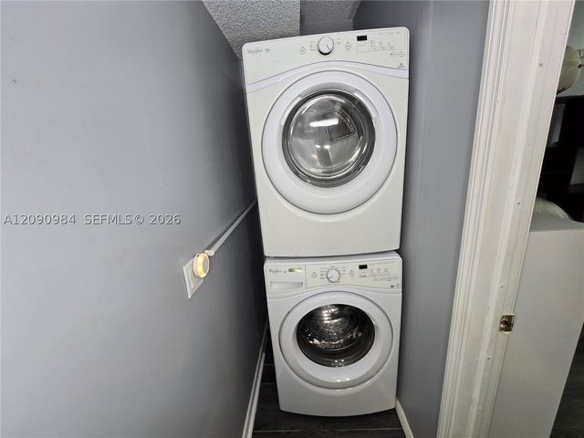 1526 Whitehall Dr 304, Davie, FL 33324