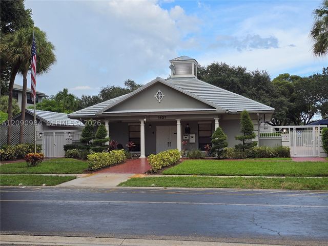 1526 Whitehall Dr 304, Davie, FL 33324