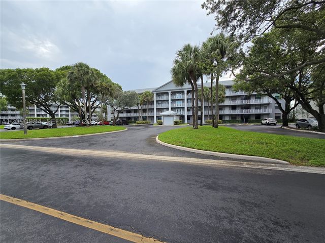 1526 Whitehall Dr 304, Davie, FL 33324