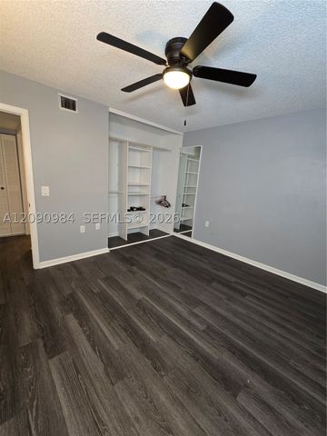 1526 Whitehall Dr 304, Davie, FL 33324