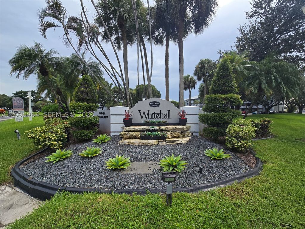 1526 Whitehall Dr 304, Davie, FL 33324